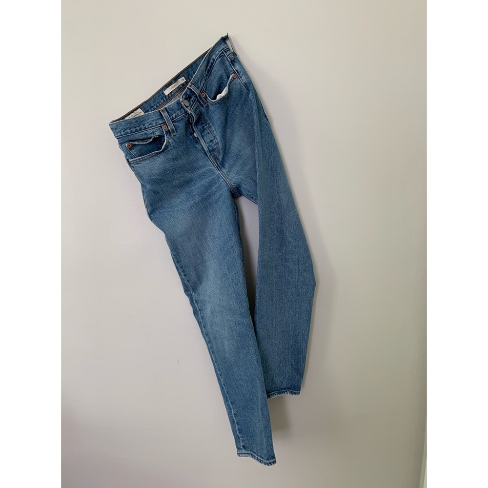 Levi’s high rise wedgie denim jeans, sz 28